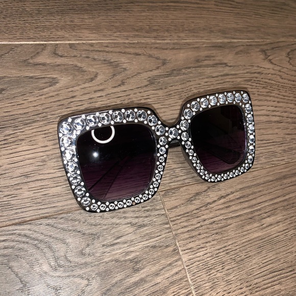 Basic Sunglasses - Picture 3 of 4